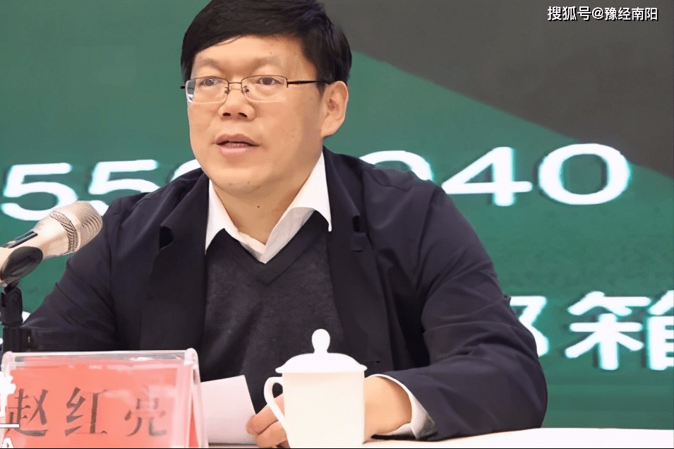 新野县召开乡村振兴专题学习暨县委理论学习中心组集体学习扩大报告会