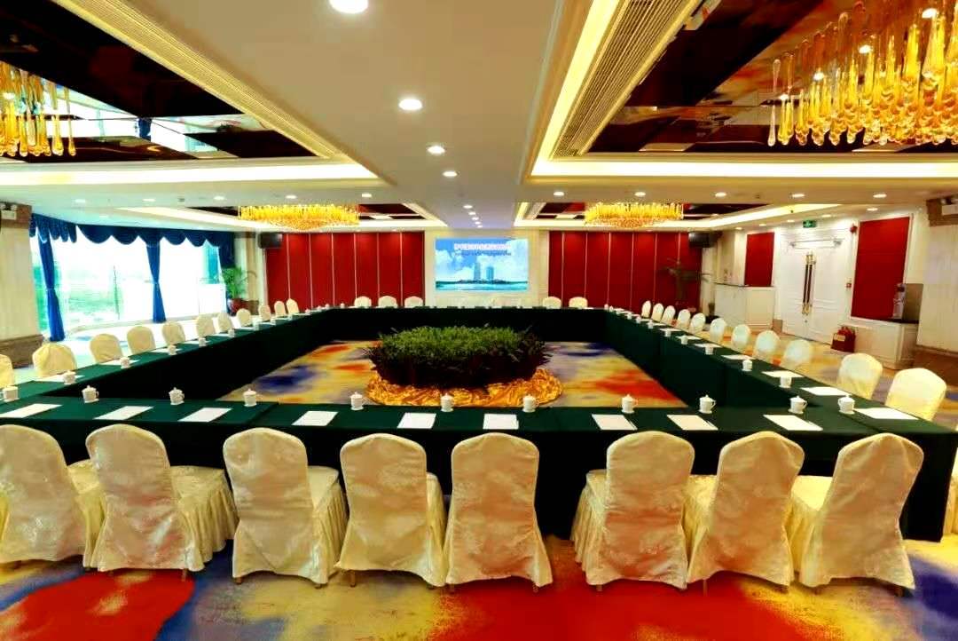 首届开平新的社会阶层人士联合会在潭江半岛酒店召开牛了美了