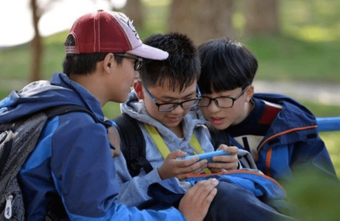 初中生要不要买手机?