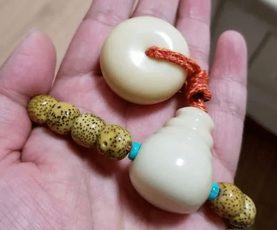 长得像榴莲，你绝对想不到里面装的是什么文玩？