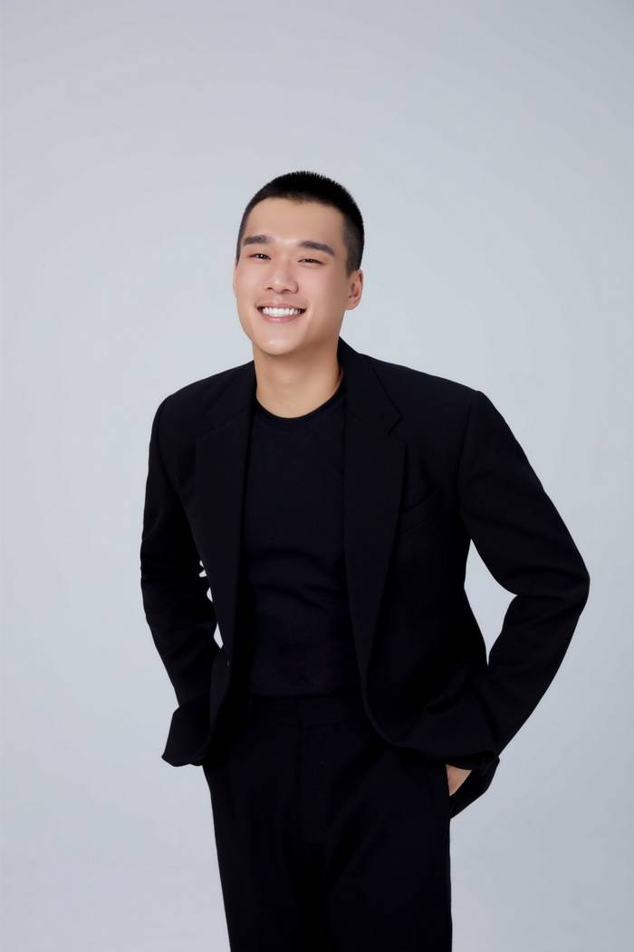 11月26日,华研国际音乐旗下歌手耿斯汉,时隔数月,再次推出个人全新