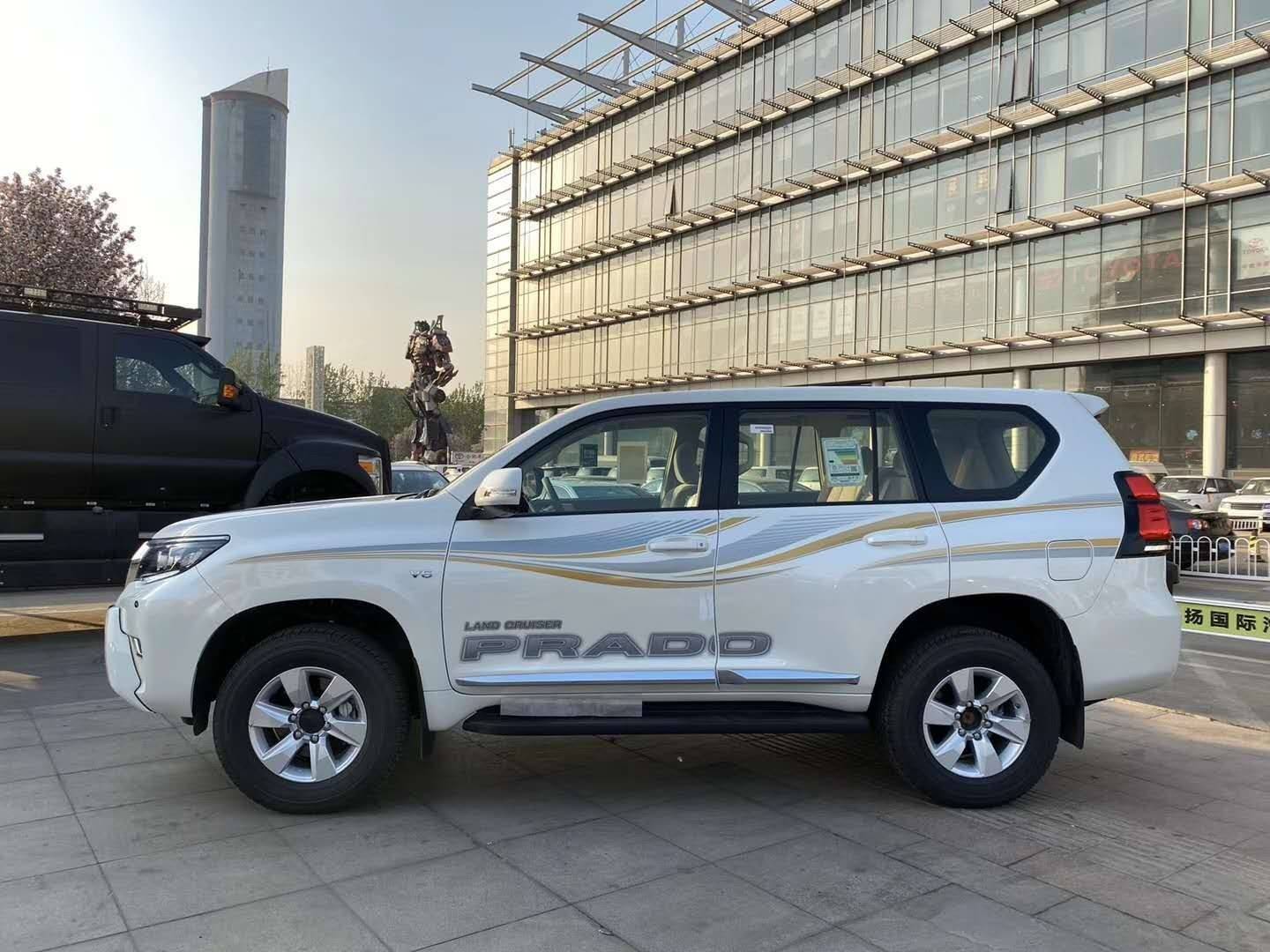 20款丰田霸道4000越野车新款上市更加大气