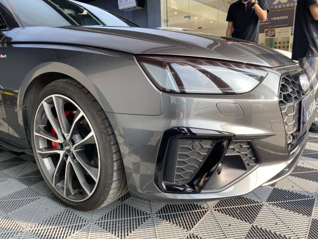 全车部件黑化奥迪a4l