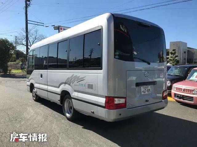 日野中巴房車啥樣?和豐田柯斯達齊名,配4.0l柴油機 4at