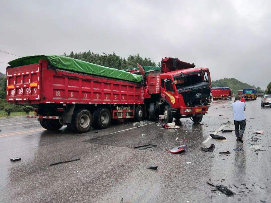 为什么大货车司机宁愿撞上去也不愿踩刹车看完后有些心酸