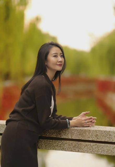 演员母丹称不认识张颜齐,多年没有作品的她,现在怎样了?