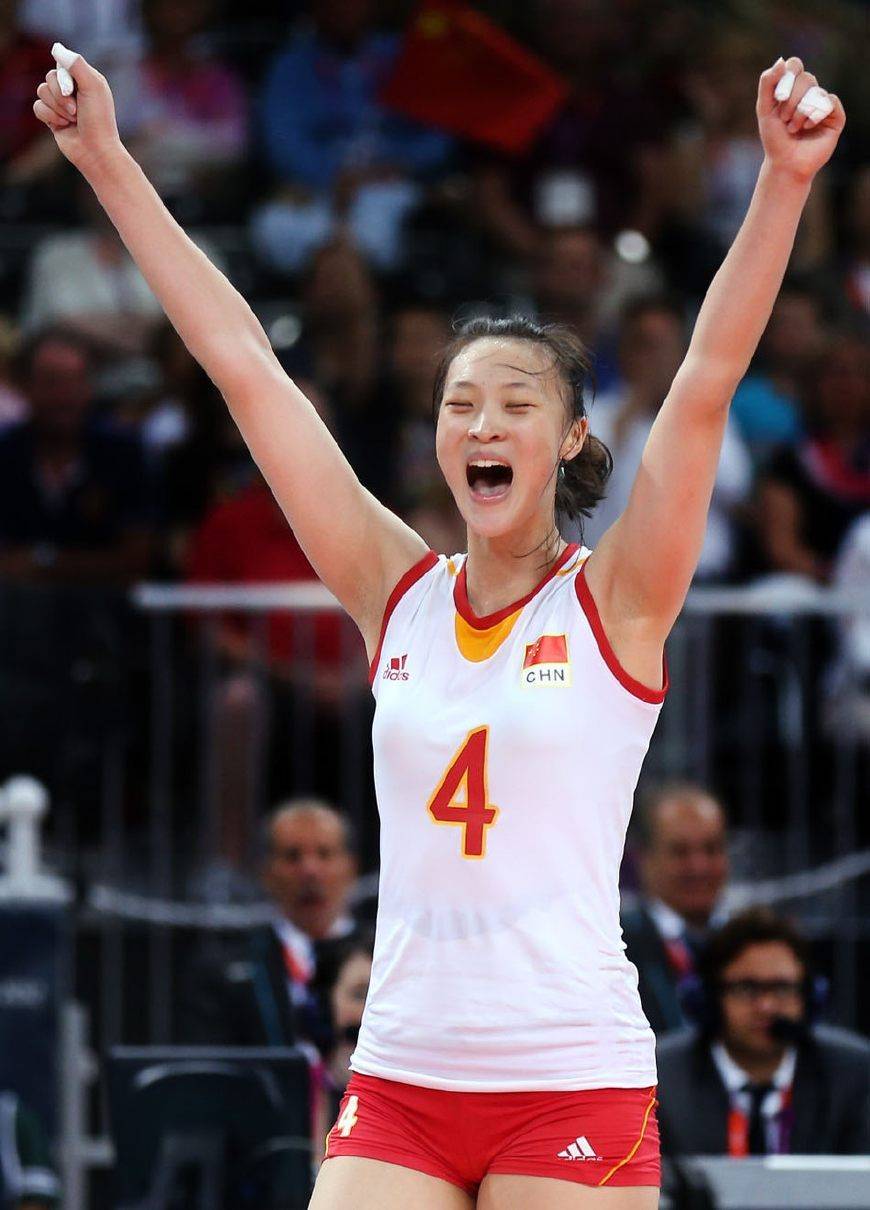 18岁妹妹罕见出镜,身材高挑长相甜美_中国女排