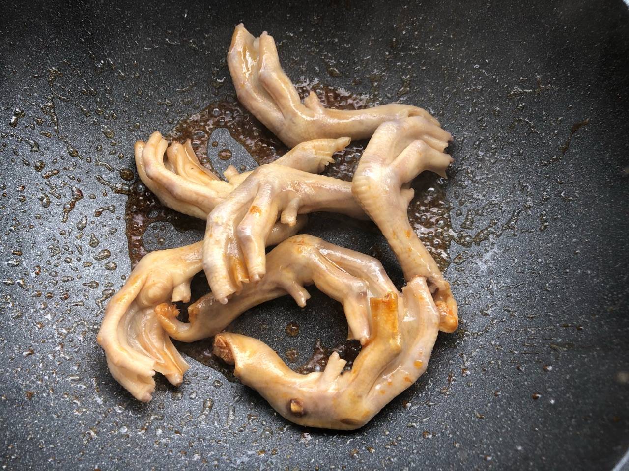 自己做的卤鸭货,味道不比外面差,经济实惠便宜不少,安全无添加_鸭掌