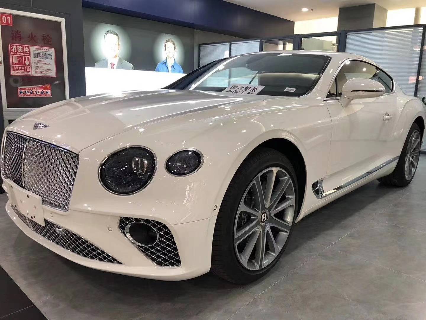 2020款宾利欧陆gt热销拉风现车配置全解析