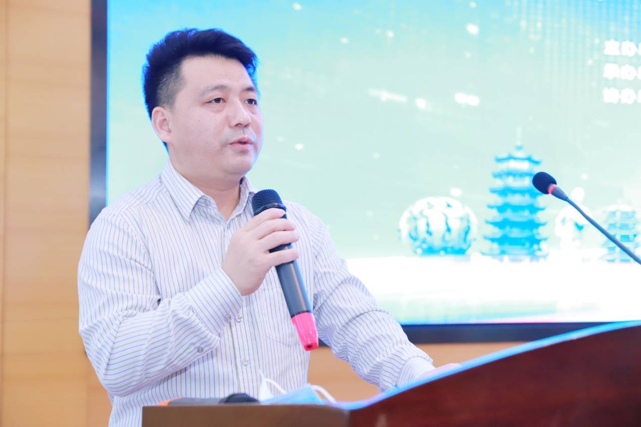 北斗政策进行了宣讲,南宁市强首府办刘玄组长对强首府政策进行了解读