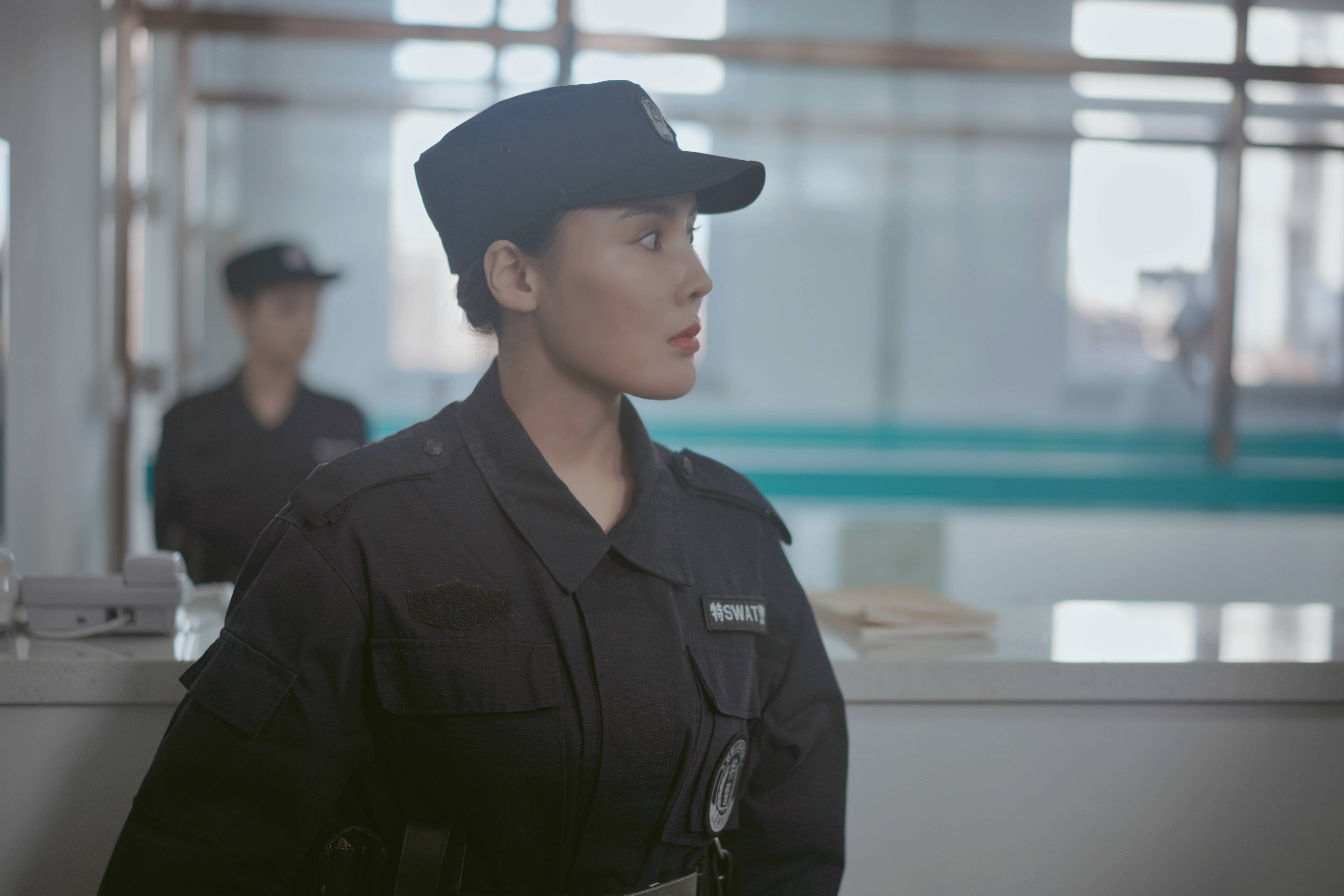 电影《绝地黑豹》在大连紧张拍摄中 青年演员周昭辰饰演特警狙击手