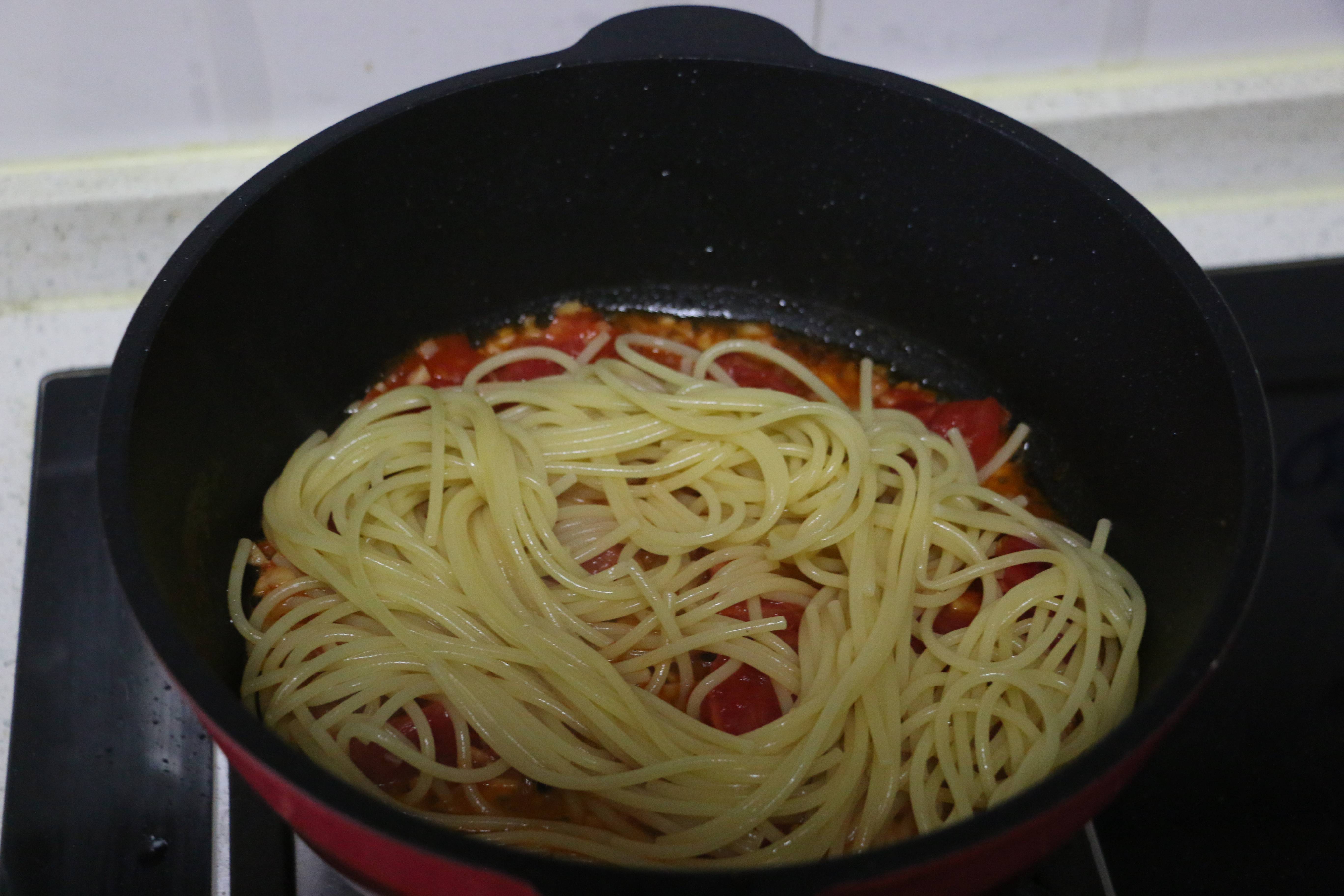 面条吃够了怎么办快来看看茄汁虾仁意面老人小孩都爱吃