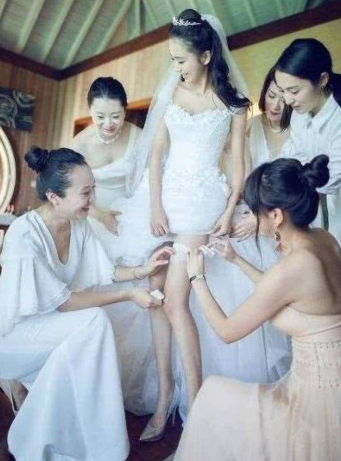 有种"最强逆袭"叫佟丽娅伴娘团,当年被嘲不够排场,如今她们不再低调!