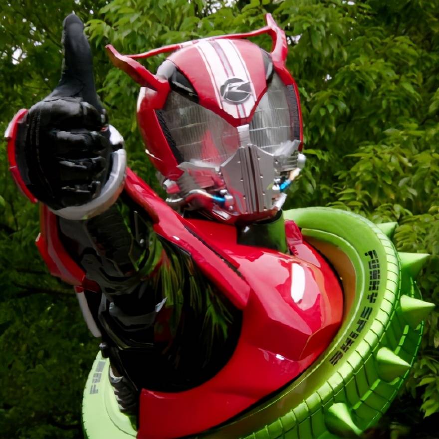 假面骑士吃瘪刚的恋情曝光,与藤田妮可交往,信号斧说它可以上了