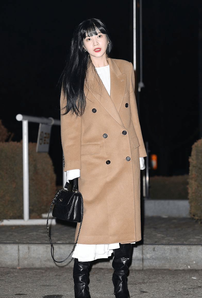 朴秀荣身材才叫刚刚好,匀称有型堪称"衣架",活动装私服都好看