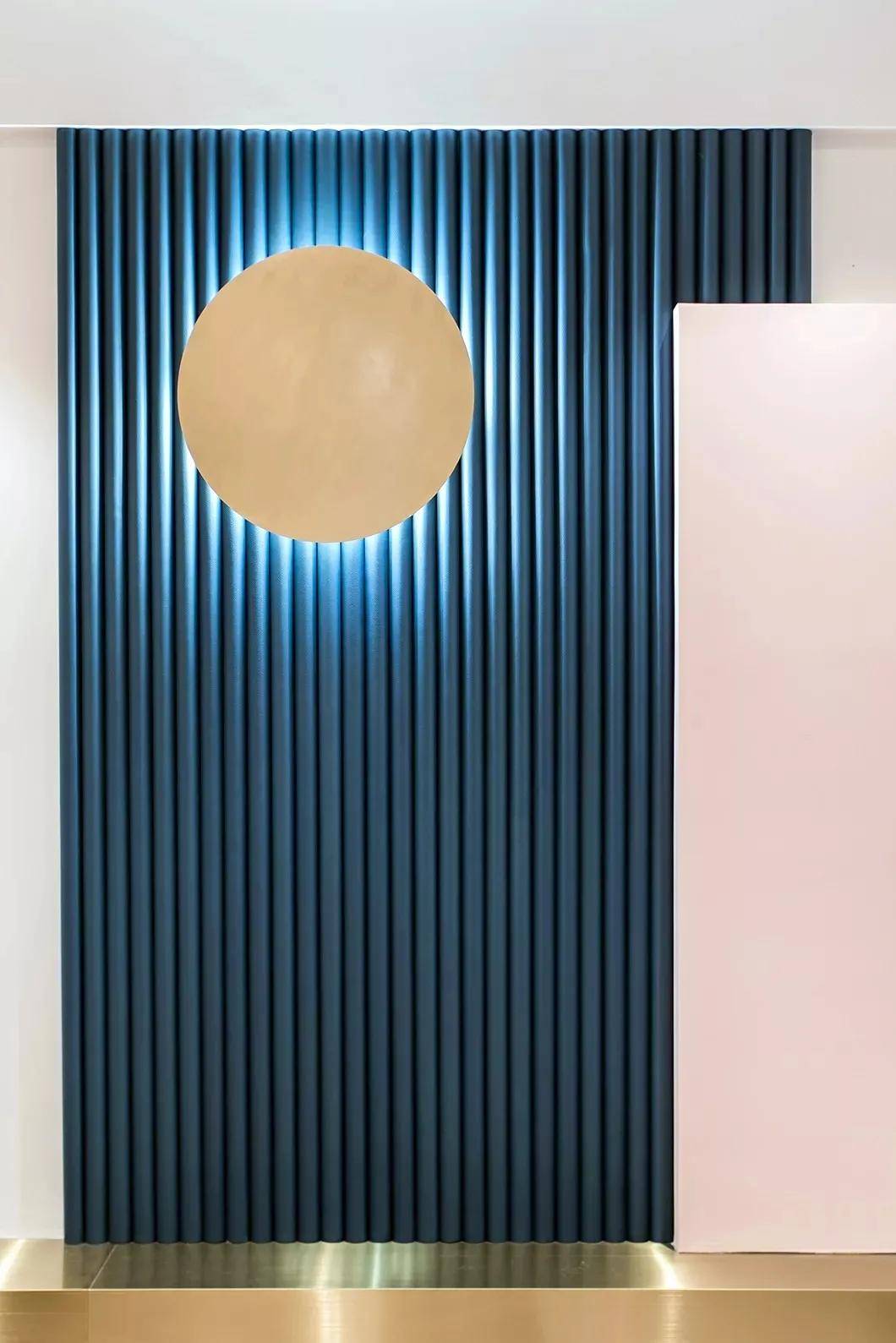 89㎡现代轻奢风格新房装修粉蓝拼色背景墙惊艳