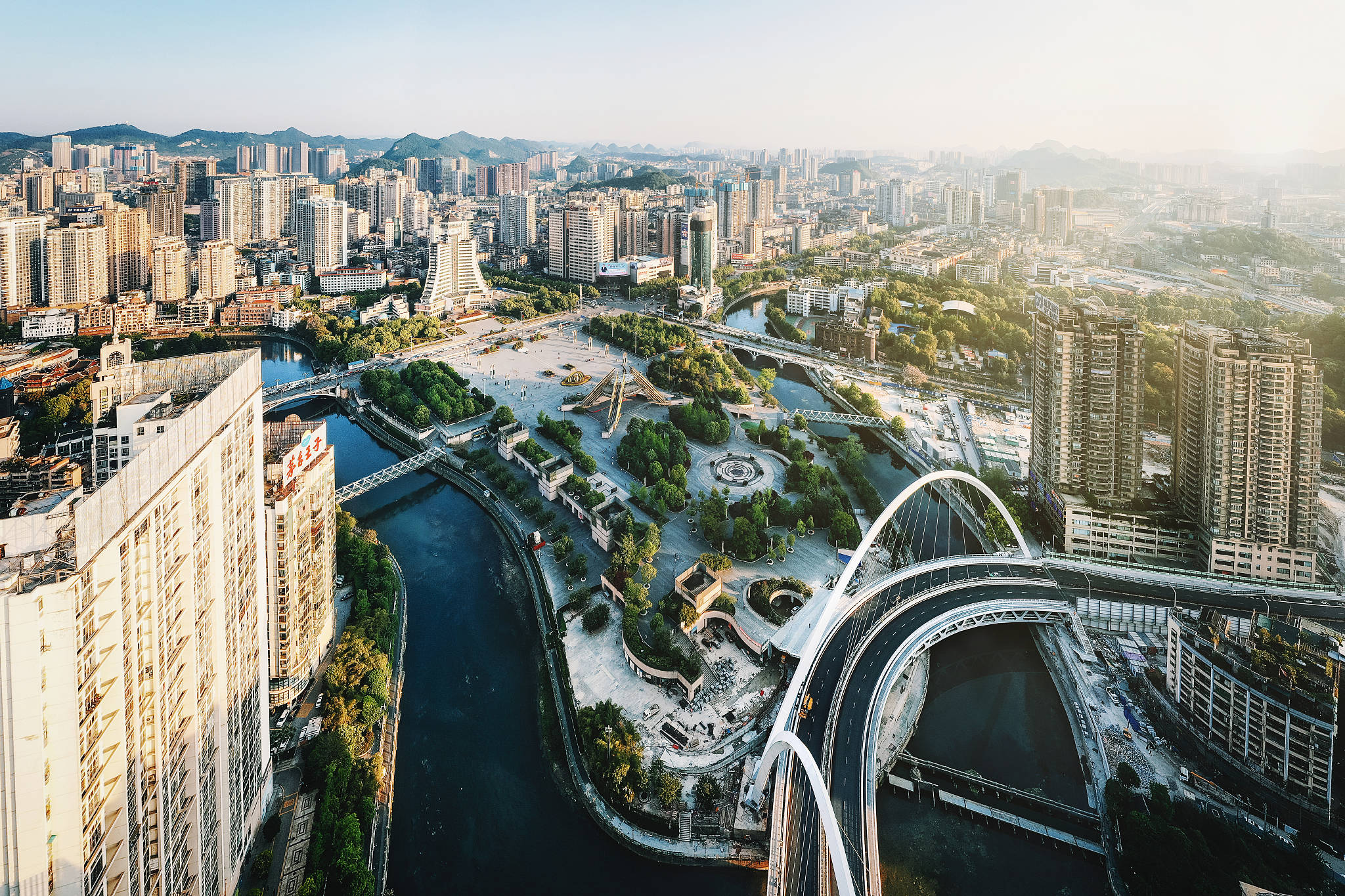 【甲秀评】圆梦"四连冠" 踏上新征程