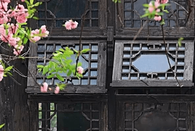 中式窗棂美学,尽显古典庭院悠然情!-搜狐大视野-搜狐新闻