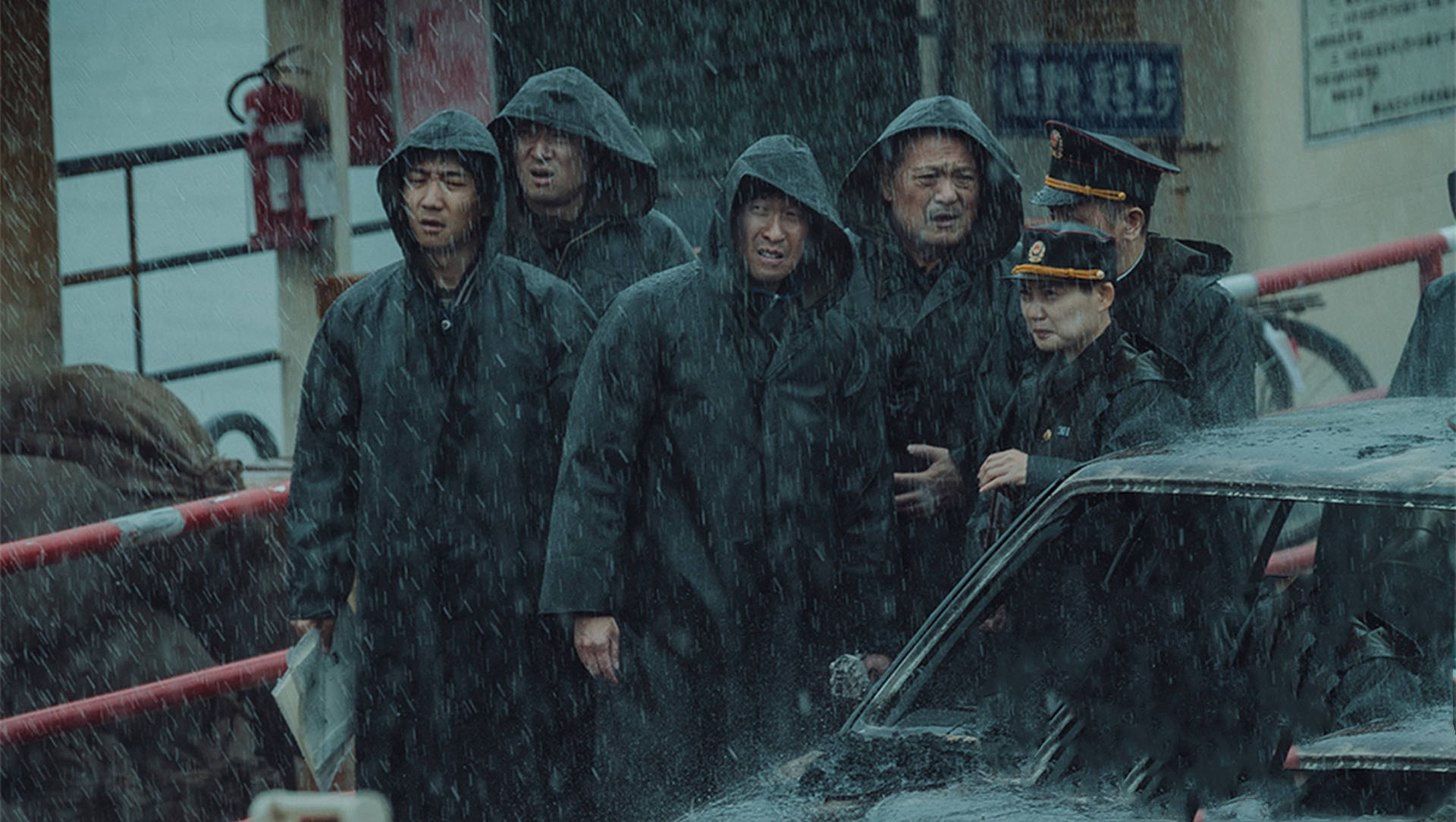 《除暴》为什么几十个警察打不赢几名匪徒,这背后有何原因?