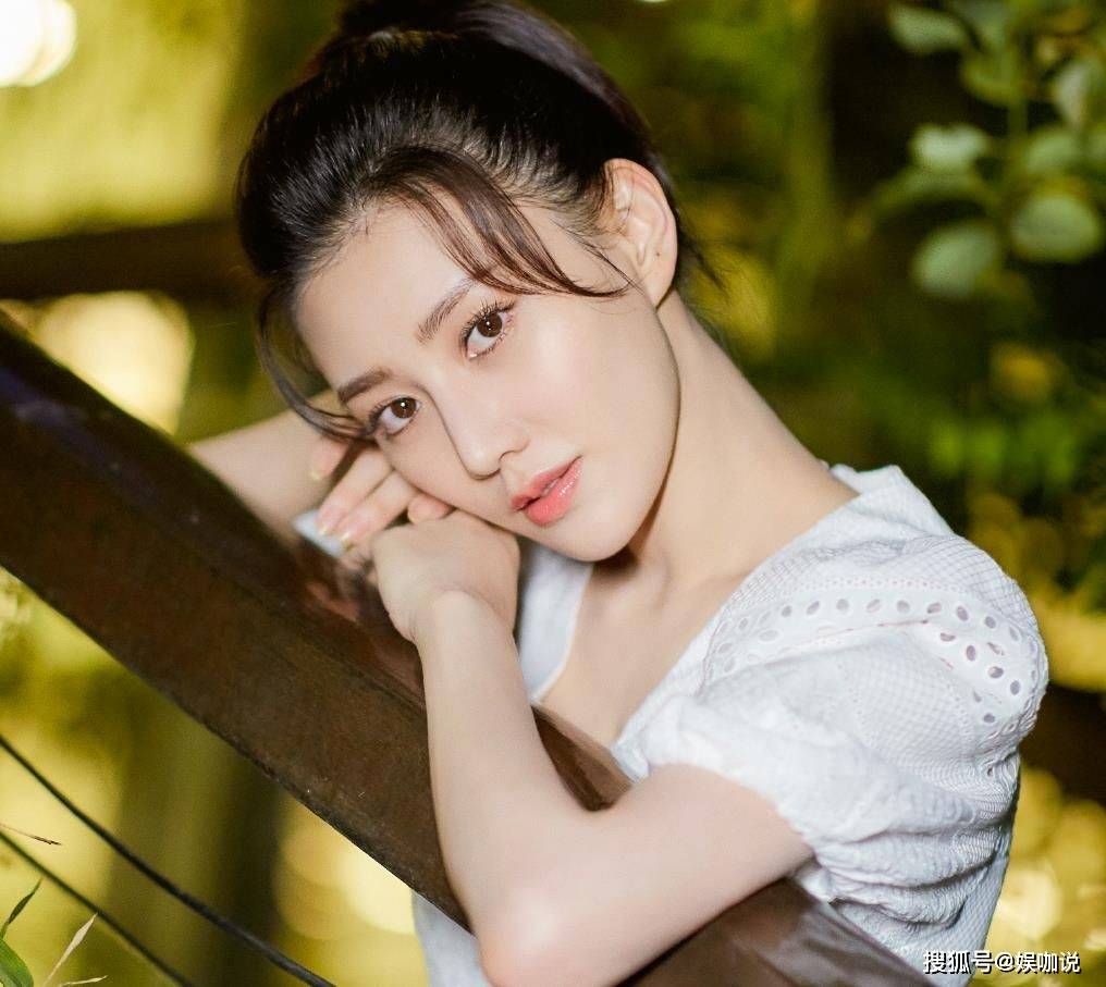 又是因戏生情秦俊杰侯梦瑶相识三月抵不过杨紫两年