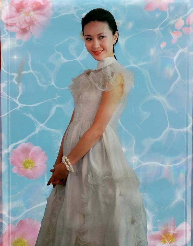 姐姐为屠洪刚抛弃糟糠夫,妹妹嫁歌唱家幸福至今,方舒姐妹大不同_方卉