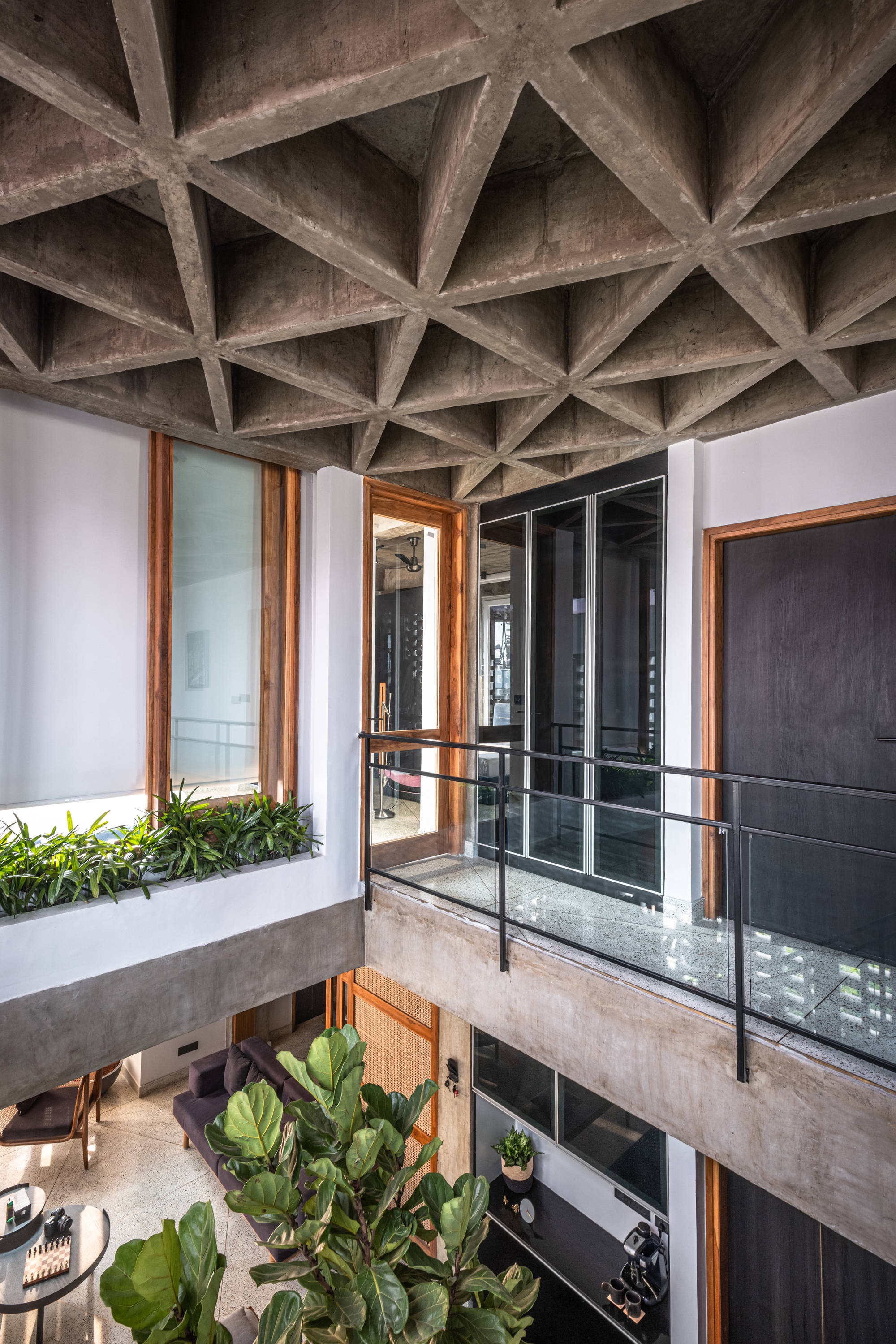 占地100㎡的复式住2户人家每户3间卧室还有漂亮的中庭