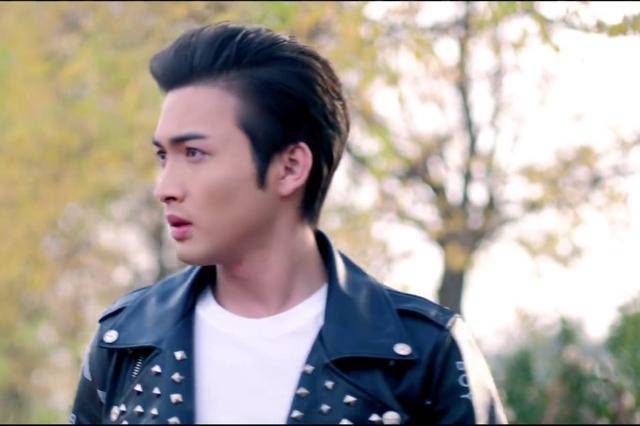 明星偏冷门角色造型:赵丽颖普通,刘诗诗秀气,陈瑶素颜都这么美_一角