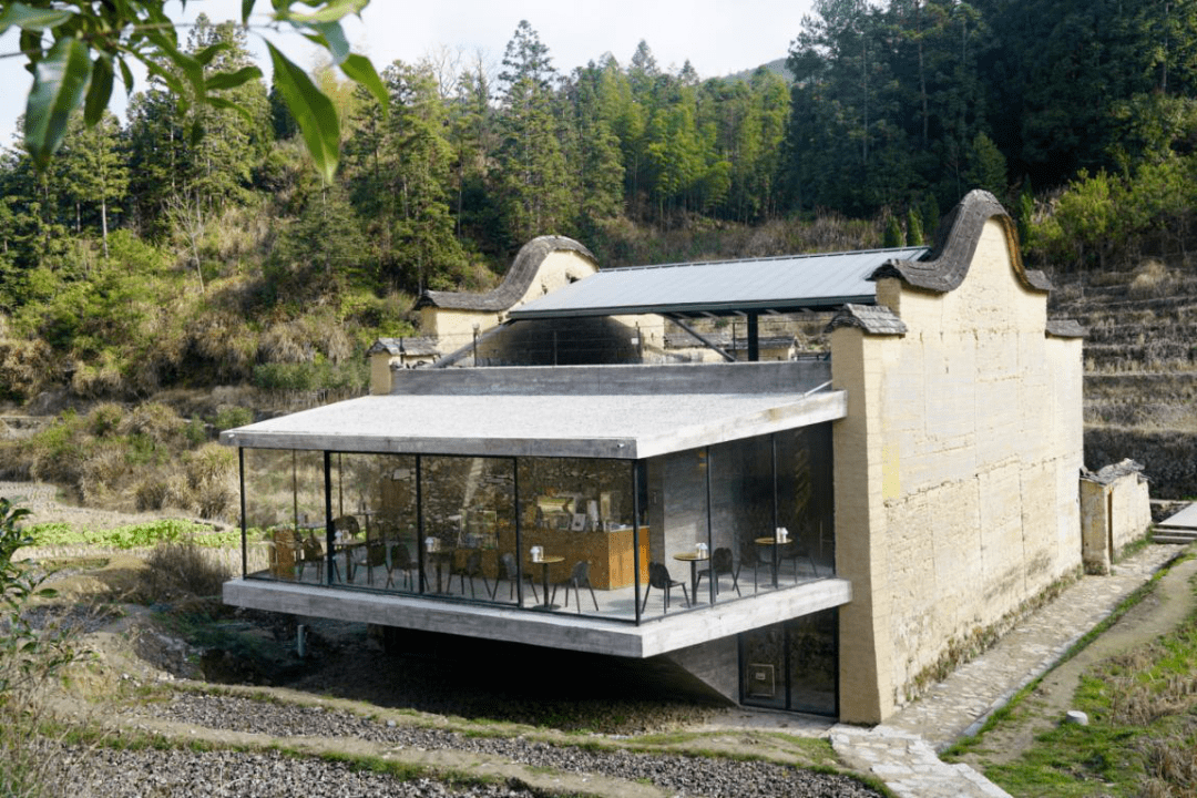 很多专业建筑师走进了传统村落,通过"针灸法"对传统村落进行微改造