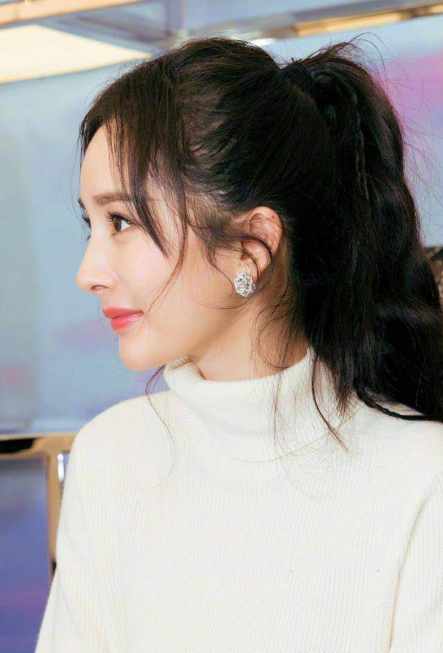女人扎马尾有讲究,这4个"误区"尽量要避开,显脸大还容易掉发