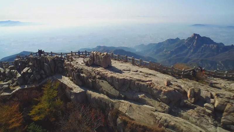 對違規銷售泰山石的,由泰山風景名勝區管理機構或