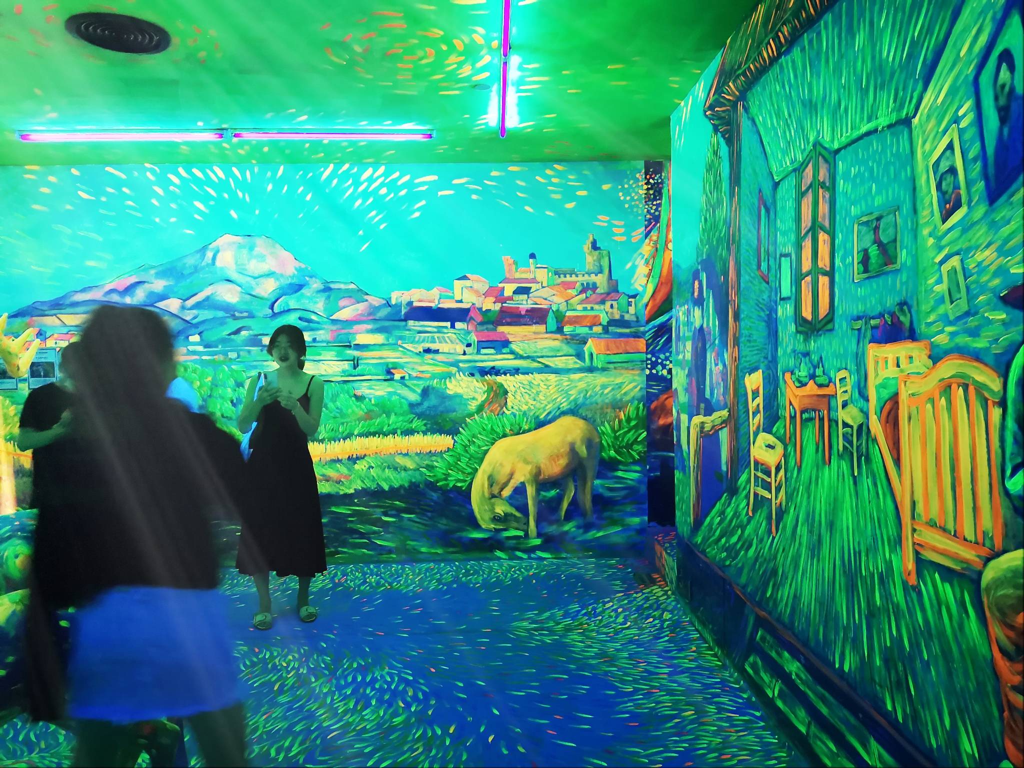 上海印象光绘艺术馆游记在流光溢彩中与大师名画互动