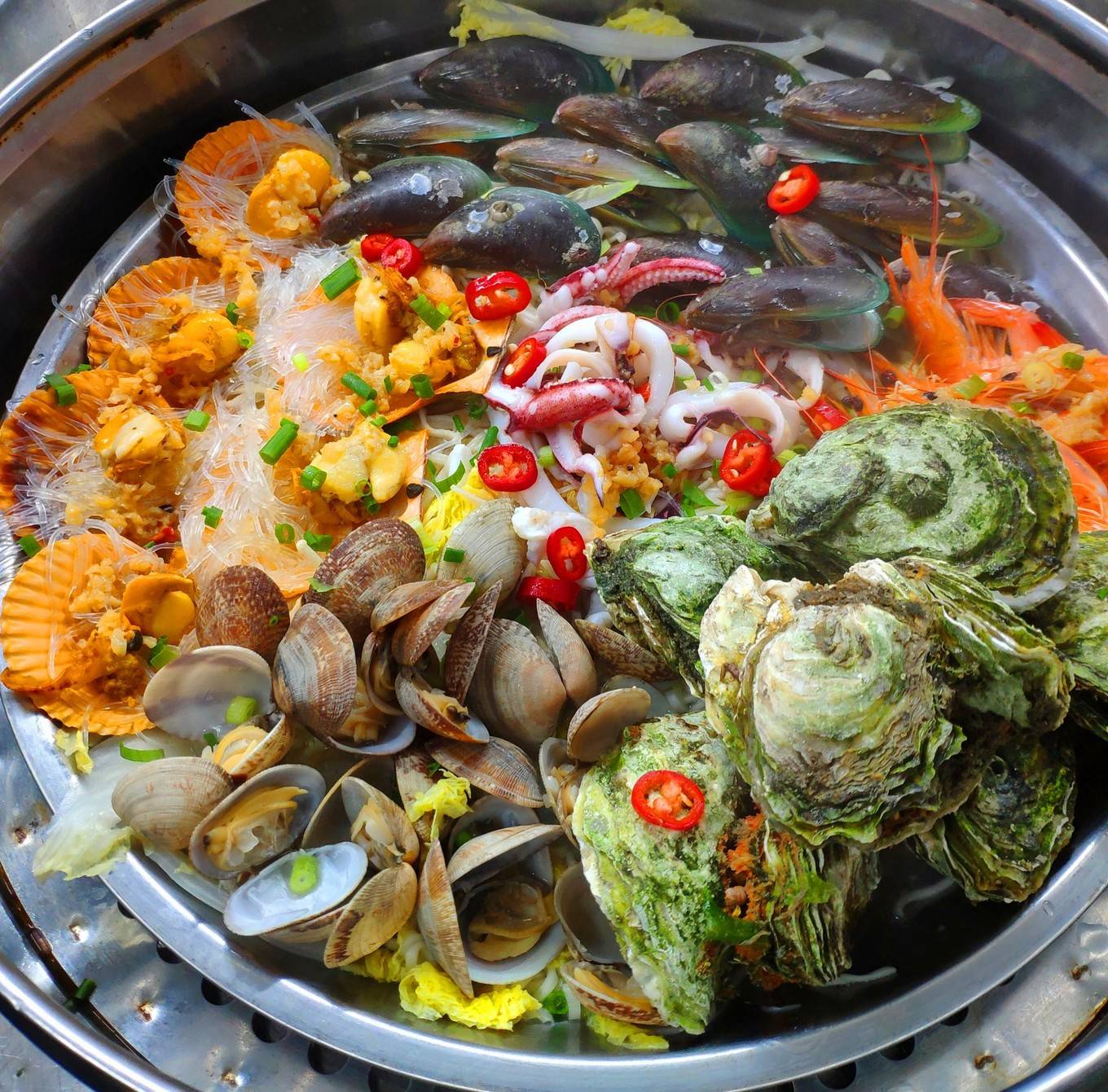 同样餐饮还有蛮多其他选择,渔家小厨,阿来小炒,许大姐的菜等.