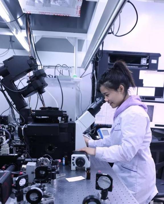 国科大女博士科研成果登上中国十大科学进展榜哭着完成小鼠实验
