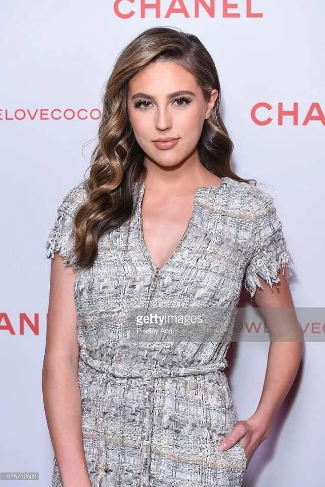 史泰龙22岁女儿了解一下178厘米的身高堪比超模的气质了