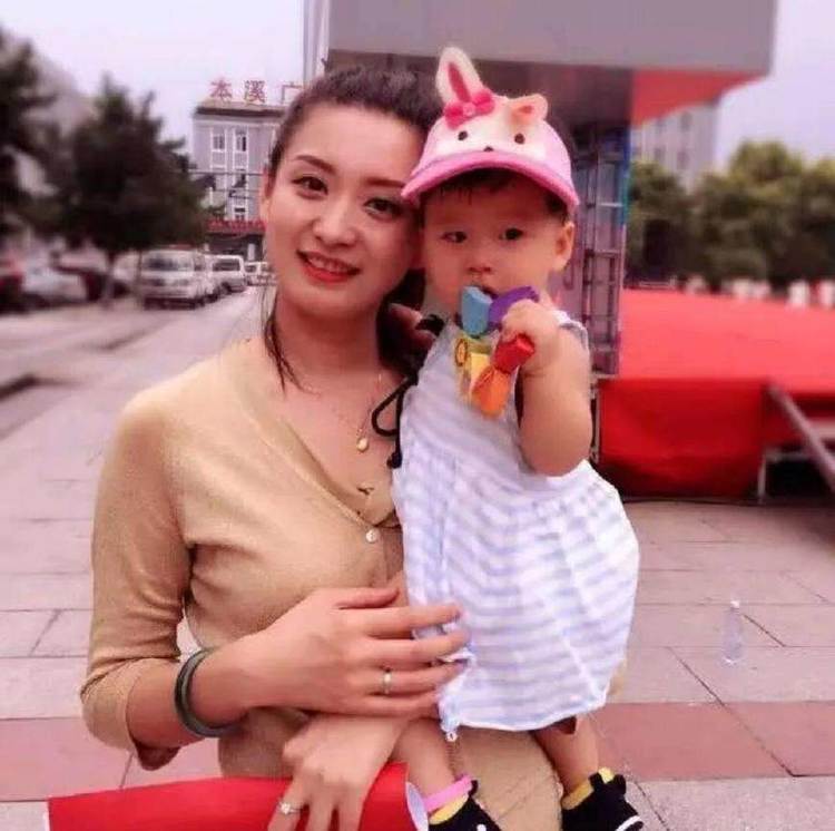 《乡村爱情》里学历最高的女演员,今成人生赢家_杜肖雄