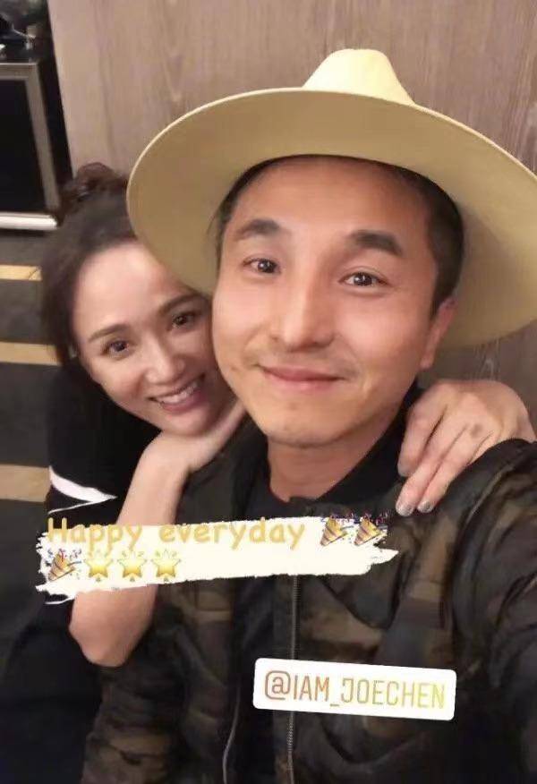 原创陈乔恩大肚子终于不见了穿肥t恤瘦好多男友过生日却更油腻