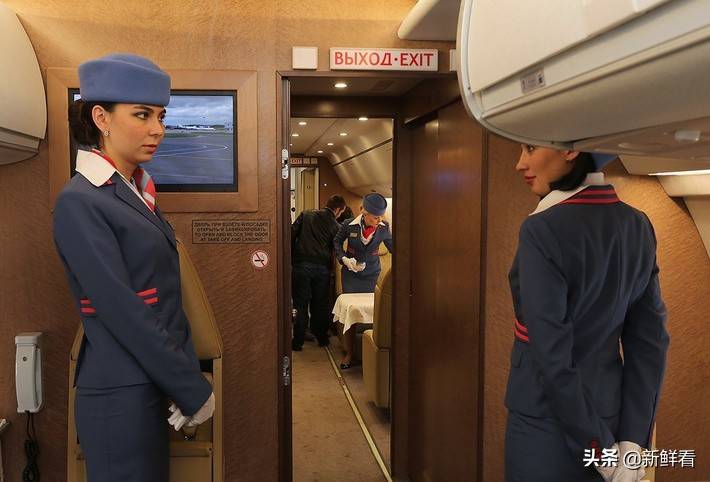 普京的空军1号飞机总统嫌弃旧内饰改装专机空姐啥样