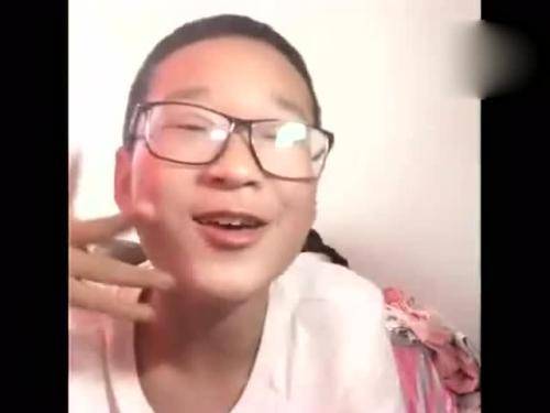 还记得网红鼻祖郭乐乐吗曾经承包你所有的表情包现状如何