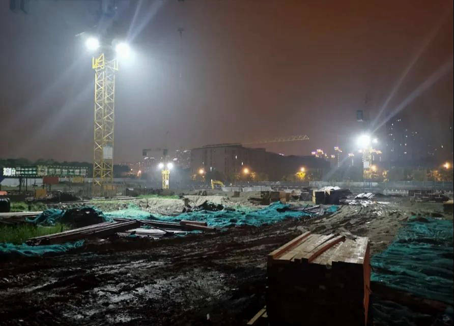 "晴天不扬尘,雨天不泥泞",施工也能维护好群众的安居生活