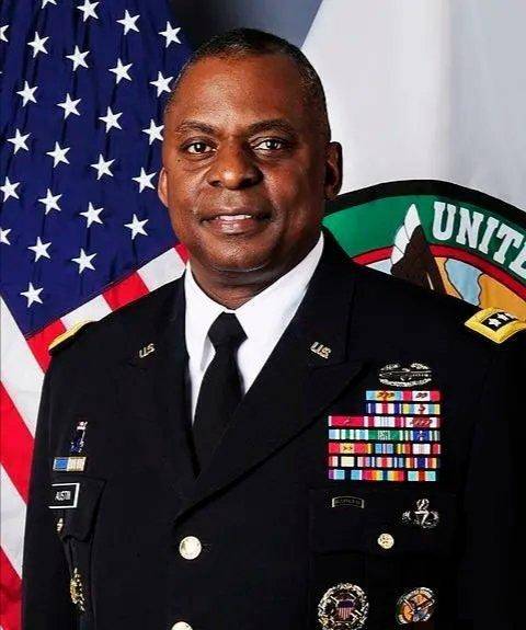退役黑人将军!拜登政权国防部长人选曝光,一生从军征战无数_卢努瓦