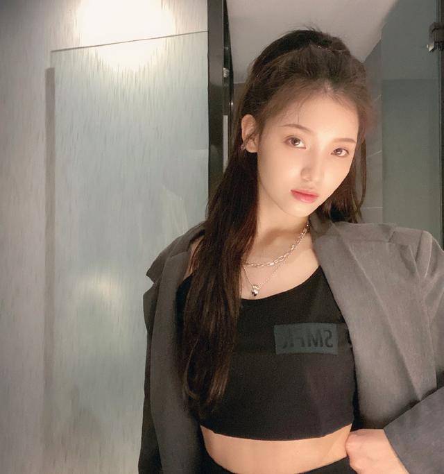 三次改小年龄,网友:越长越回去了_曾雪瑶