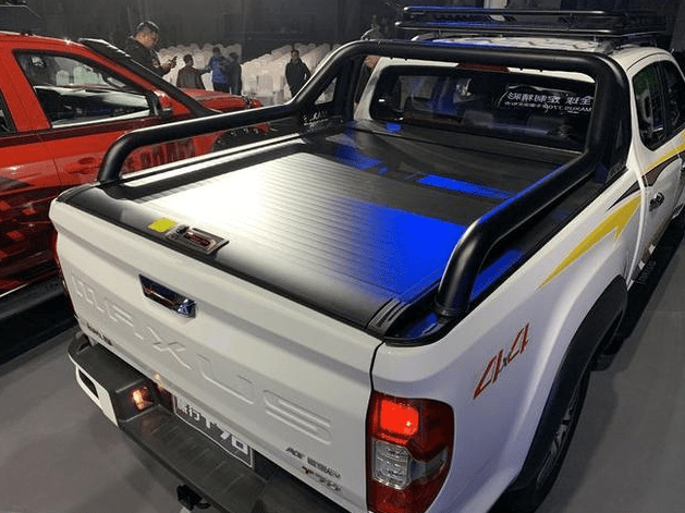 上汽大通t70最多元化的皮卡拥有旅行汽油越野电动4种版本