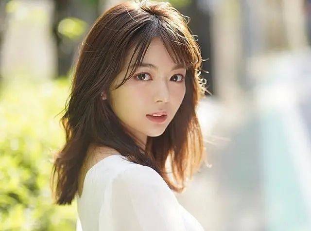 日本最可爱的女生石川真美雪肤娇嫩颜值略逊色上届冠军