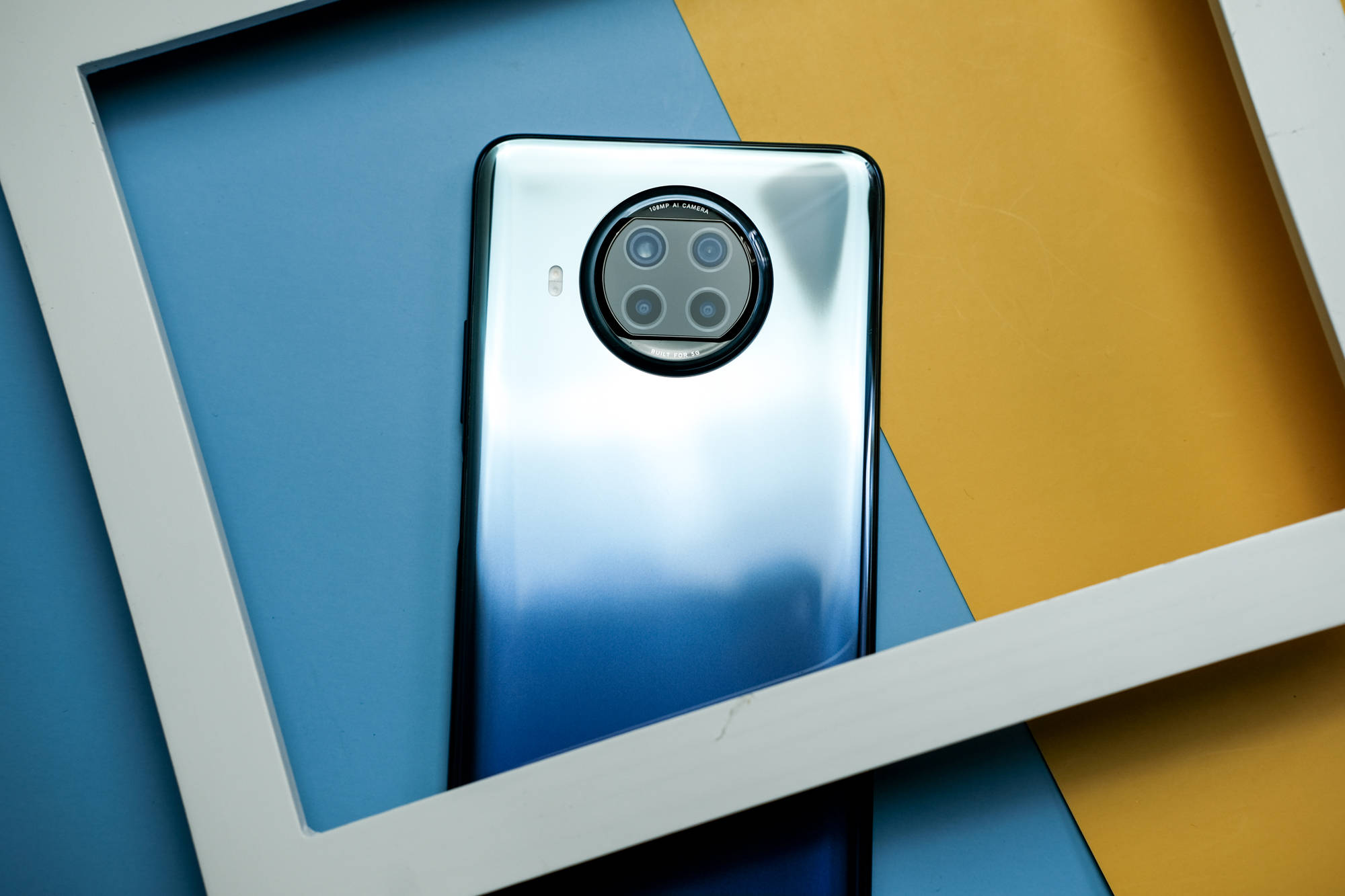 亮点很多,其中非常耀眼的应该是1亿像素主摄,采用的是三星hm2传感器