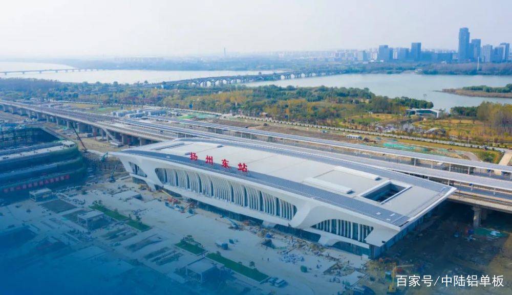 连镇高铁纵贯江苏省南北,北起青岛至盐城铁路董集站,向南与徐州至盐城