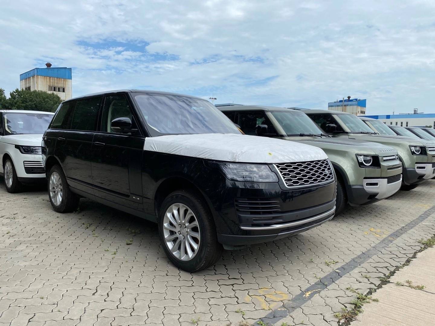 原装路虎揽胜行政版新品上市开出去超有范