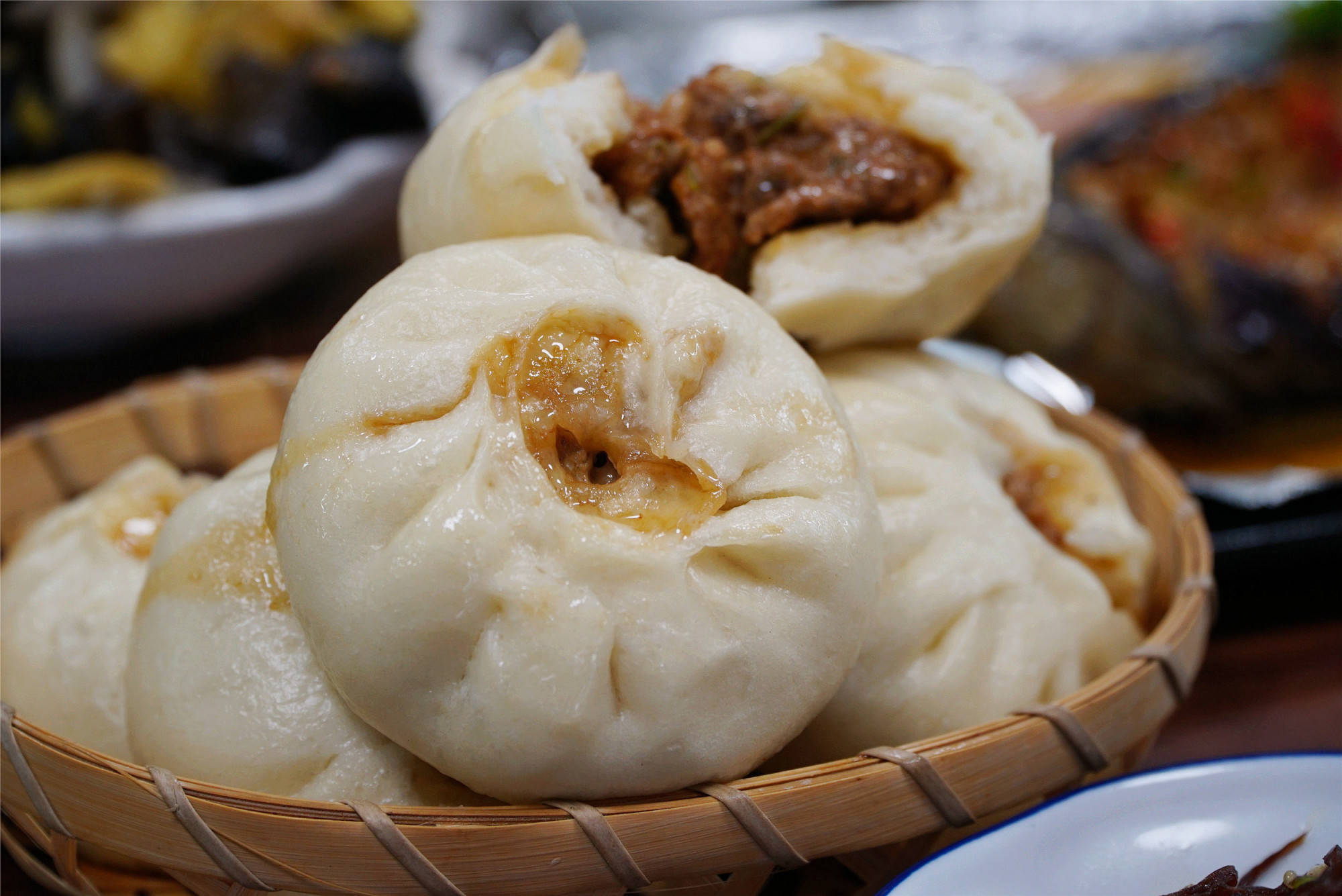 蒸包子调馅是关键记住2用1不用包子饱满多汁味道香