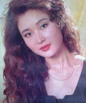 曾一年内拒演50部戏,一度红过宋丹丹,最终却因丑闻退出娱乐圈_盖丽丽