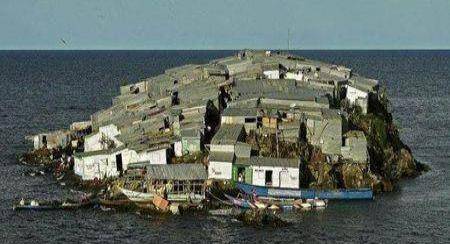 世界上最拥挤的小岛，人均2平方米，这么小却没人愿意搬走！