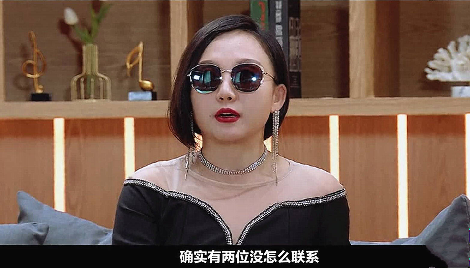 辣目洋子其实从潘斌龙表演《亲爱的》这个片段中,我们就能看到他扎实